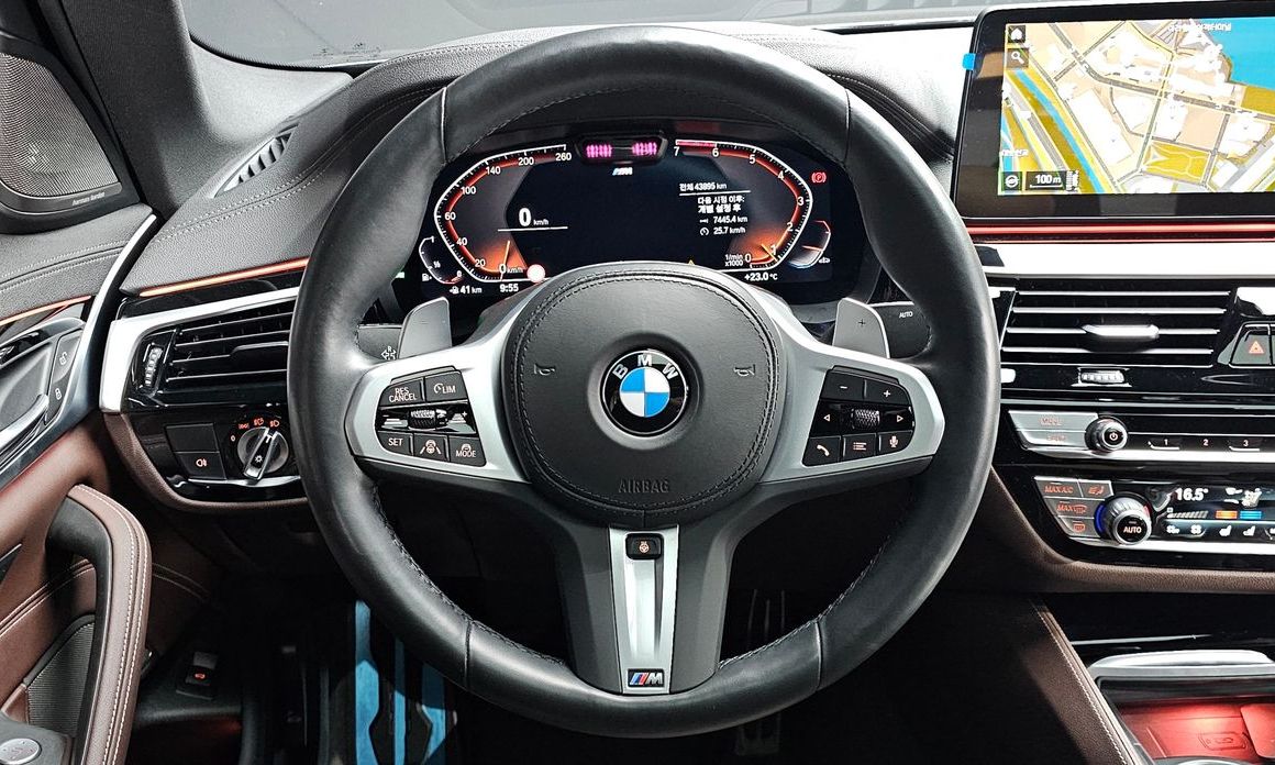 BMW 5-Series 2023