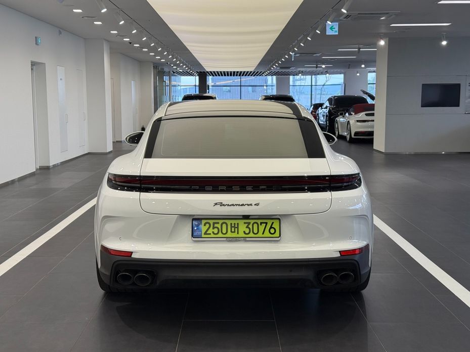 Porsche Panamera 2024