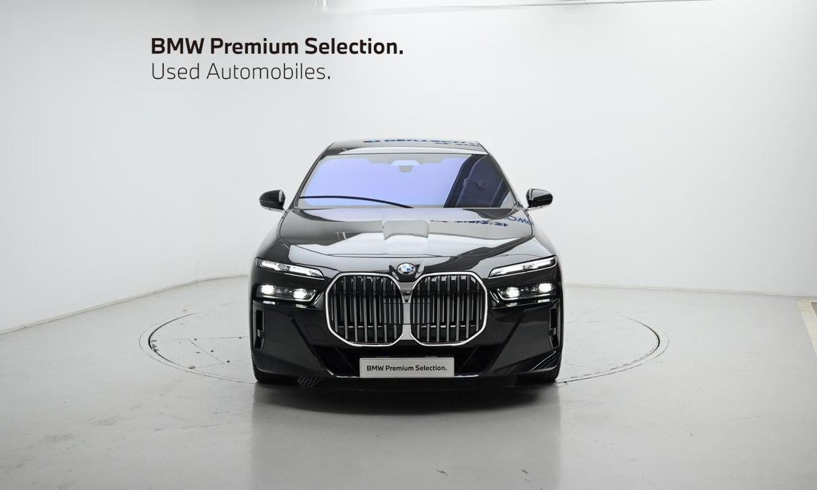 BMW 7-Series 2025