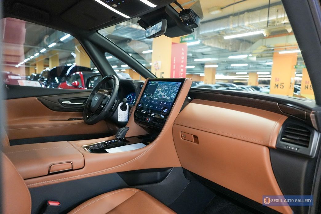 Toyota Alphard 2025