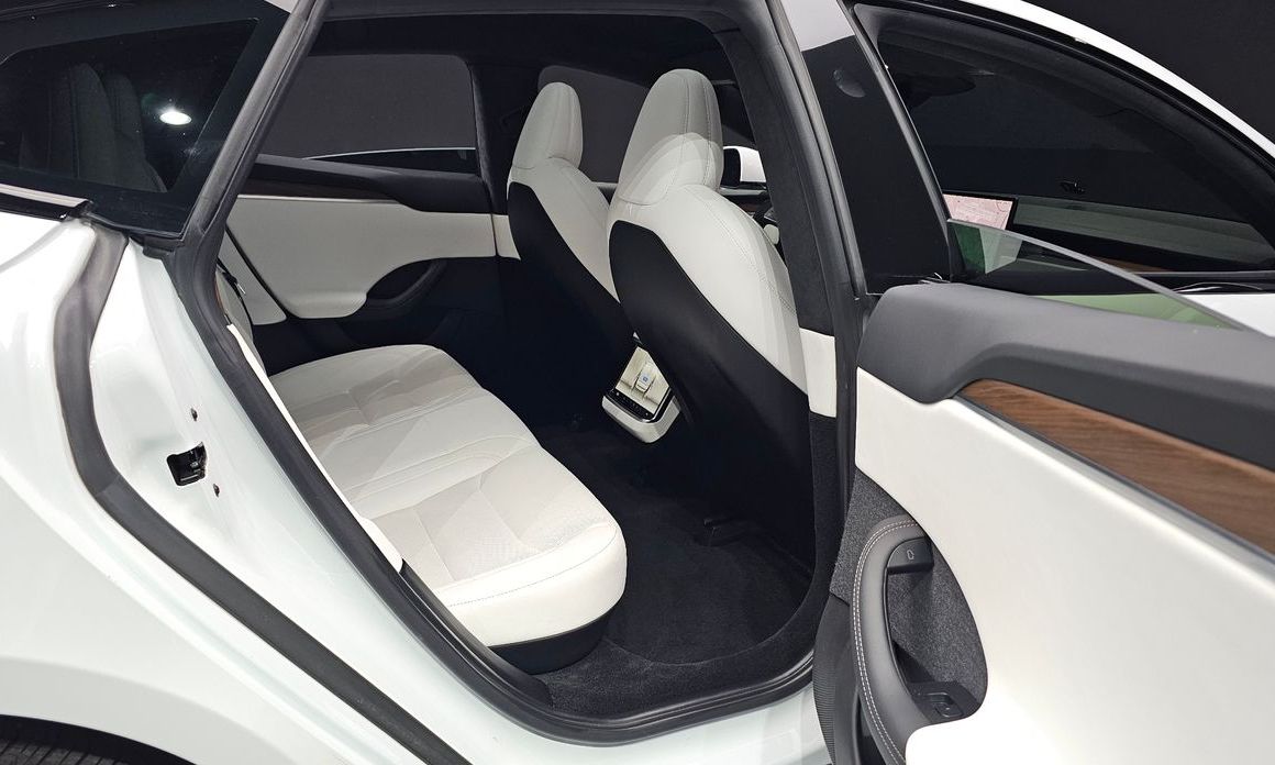 Tesla Model S 2023