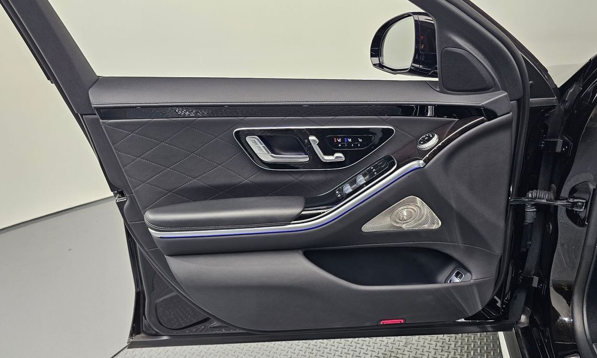 Mercedes-Benz S-Class 2023