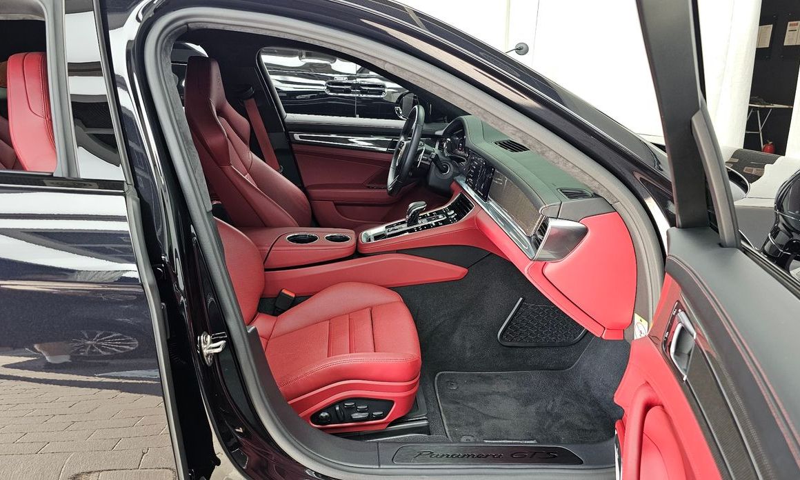 Porsche Panamera 2023