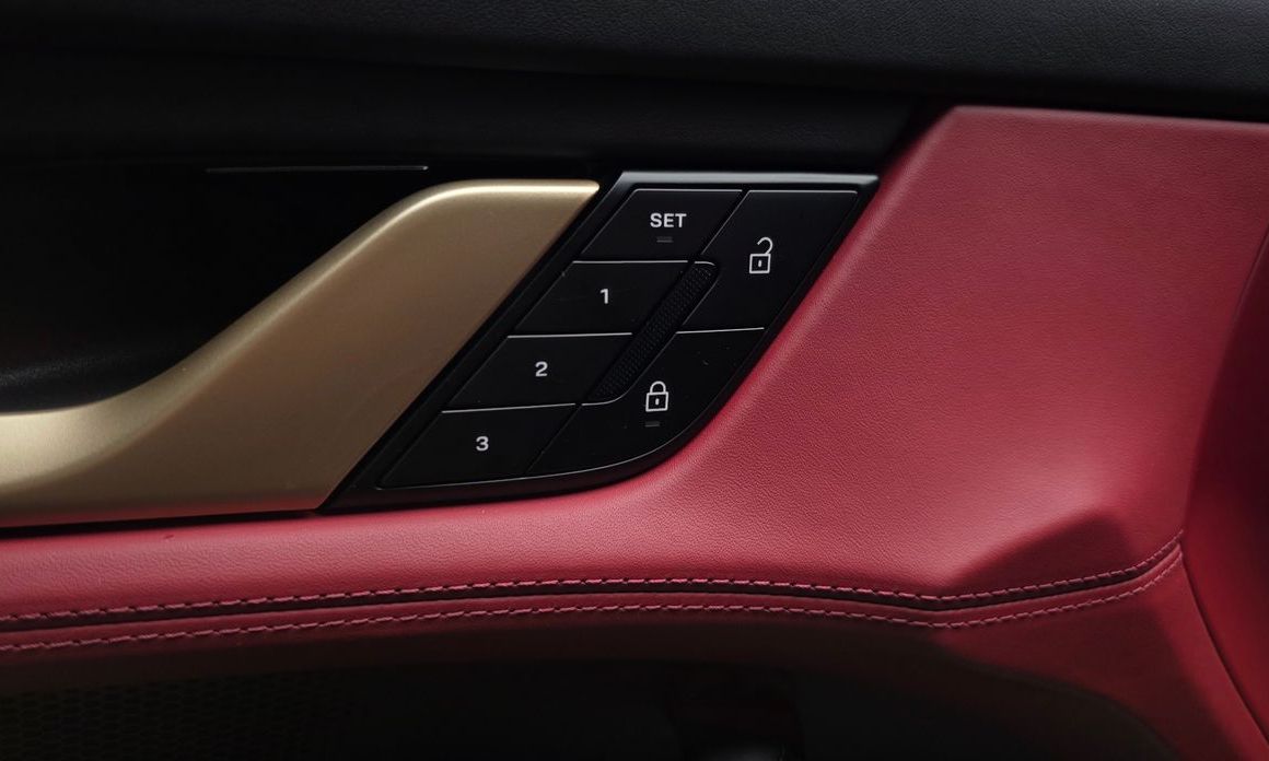 Porsche Taycan 2025