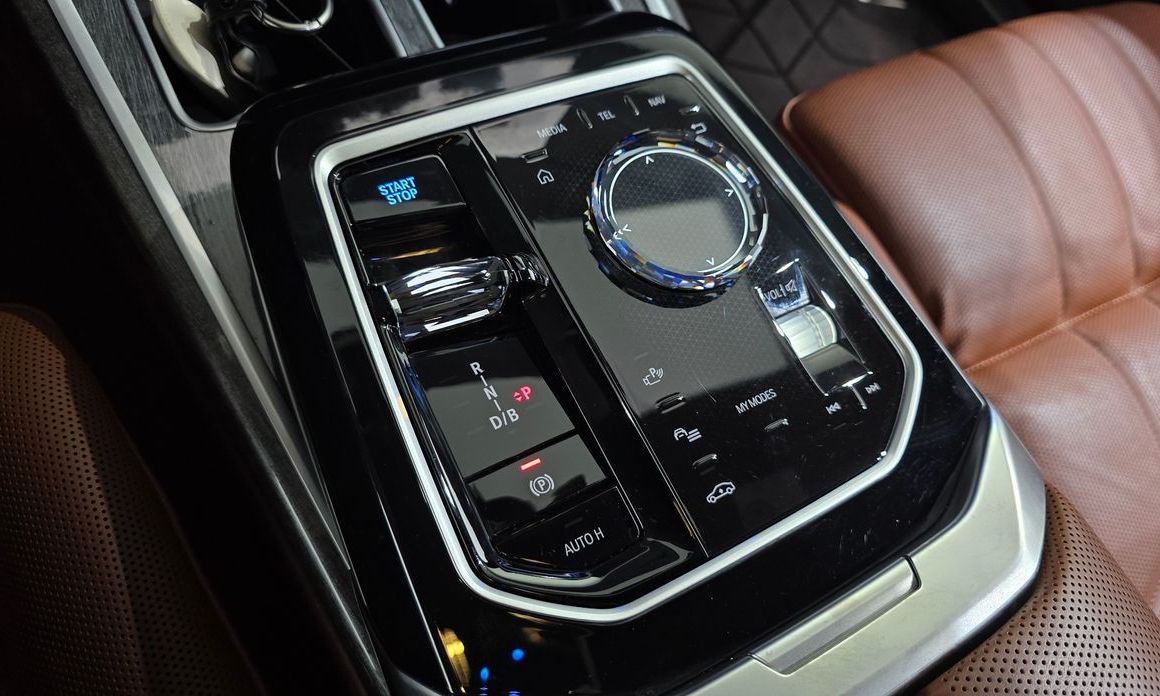 BMW i7 2025