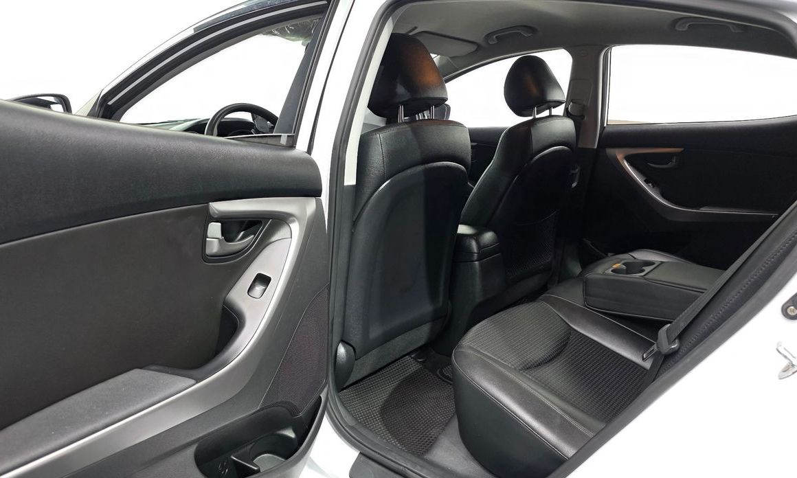 Hyundai AVANTE 2016