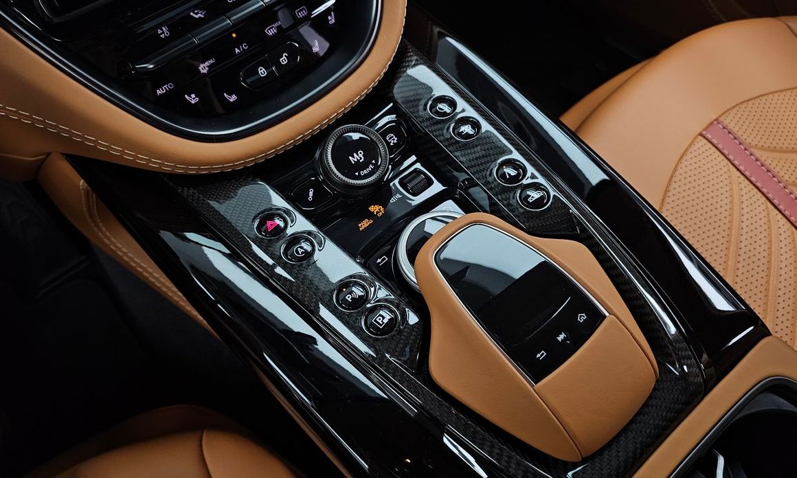 Astonmartin DBX 2023