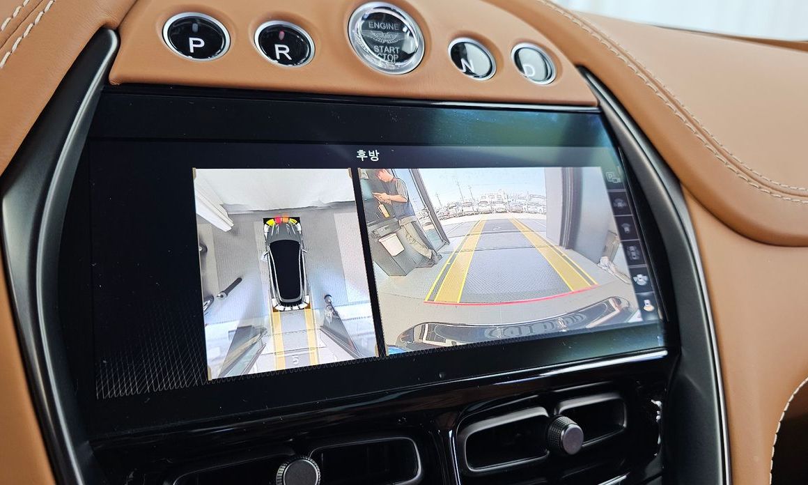 Astonmartin DBX 2023