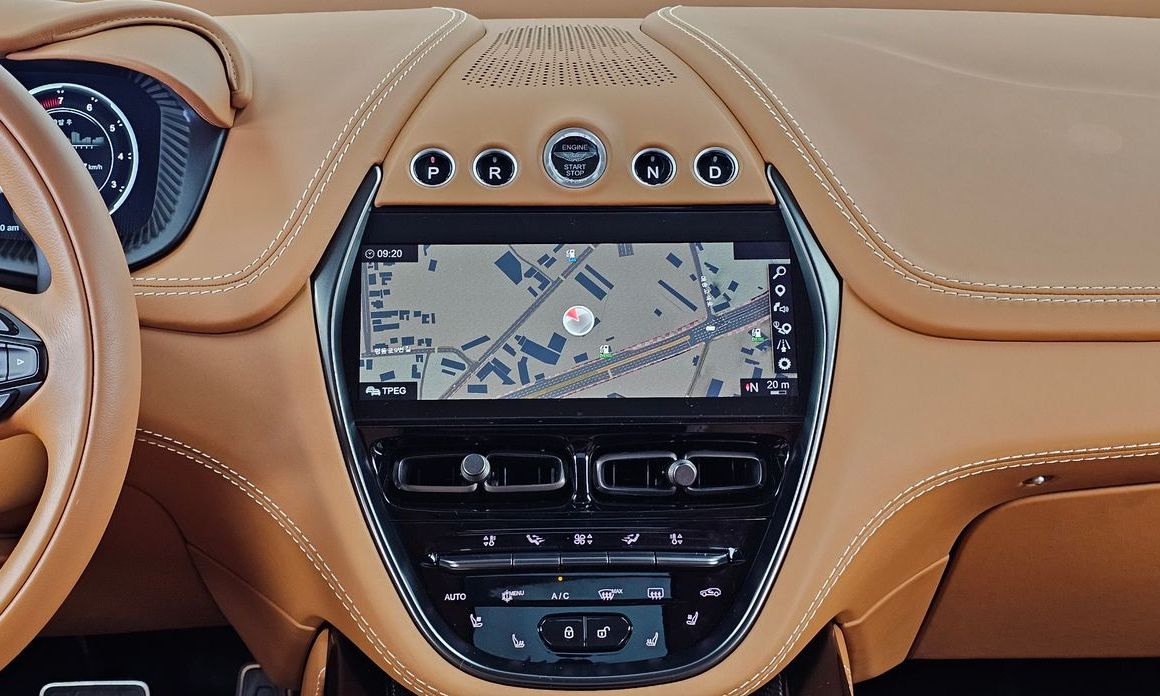 Astonmartin DBX 2023
