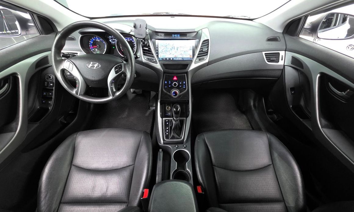 Hyundai AVANTE 2016