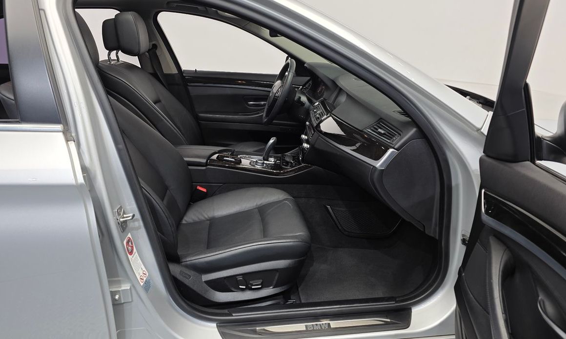BMW 5-Series 2011