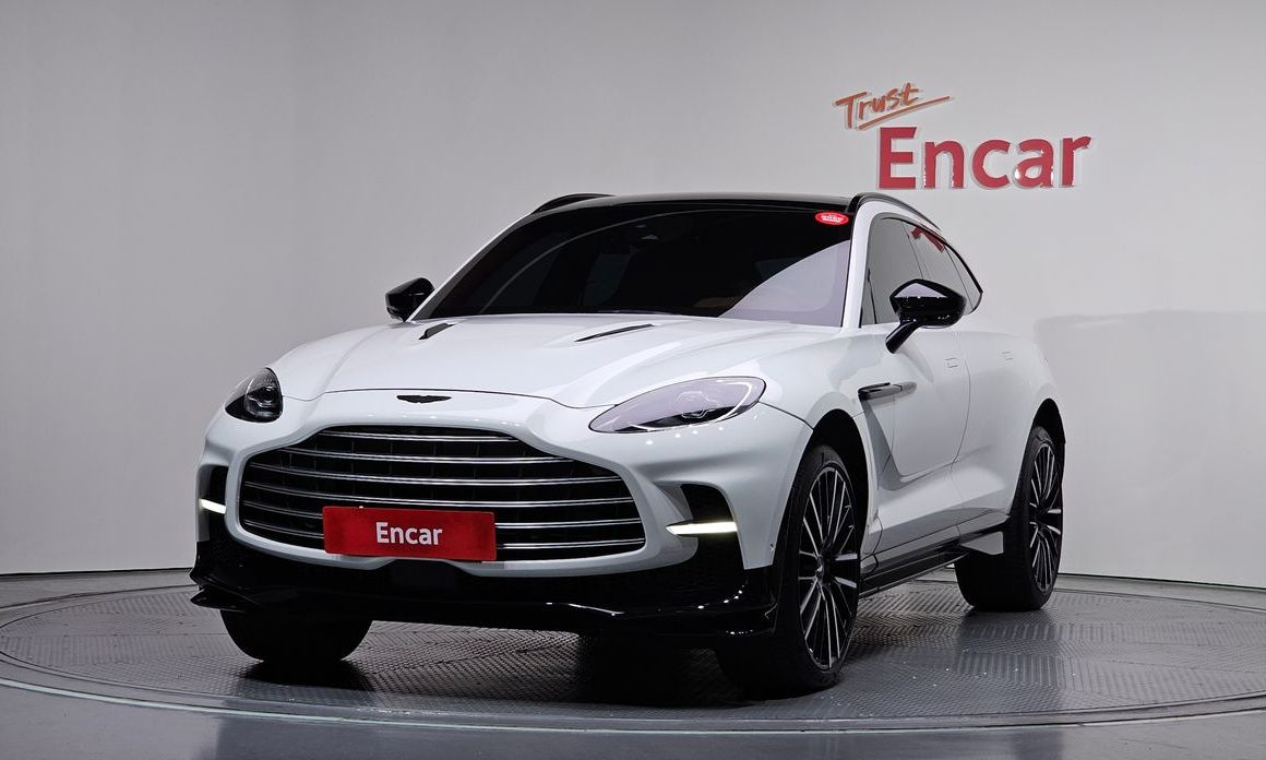 Astonmartin DBX 2023