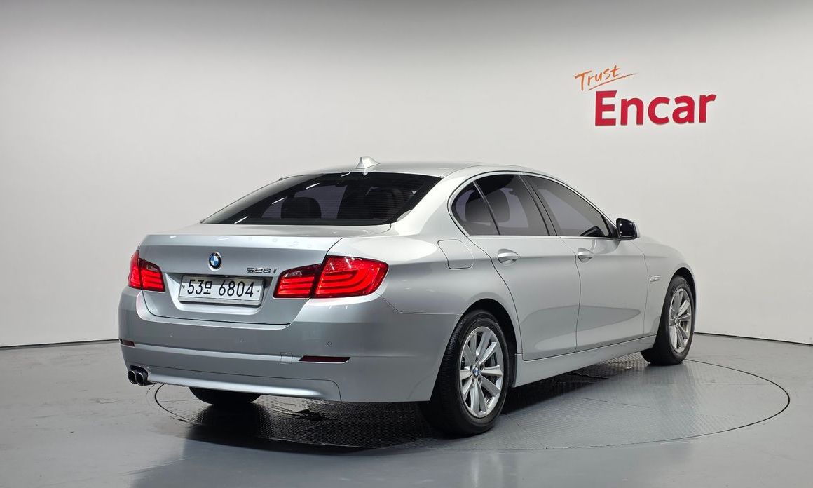 BMW 5-Series 2011
