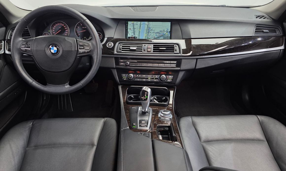 BMW 5-Series 2011