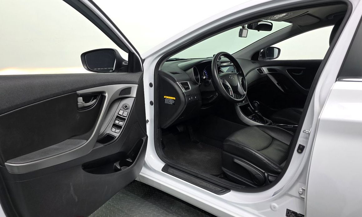 Hyundai AVANTE 2016