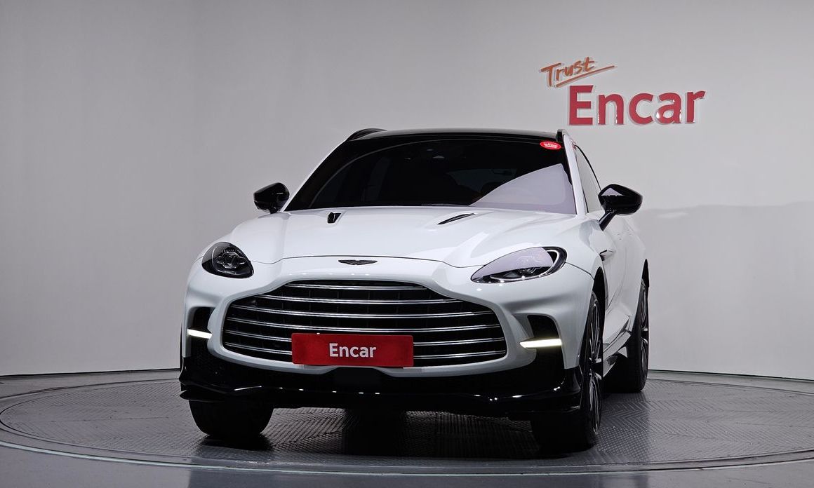 Astonmartin DBX 2023