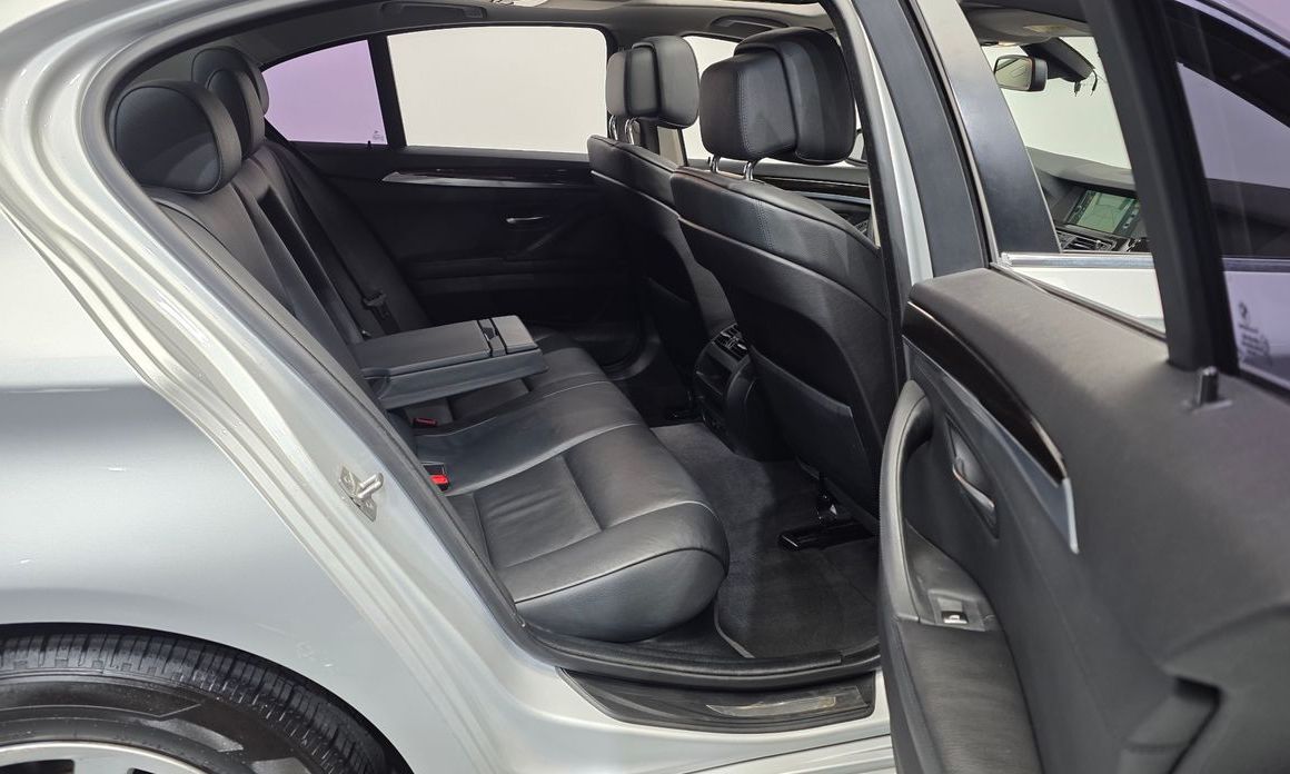 BMW 5-Series 2011