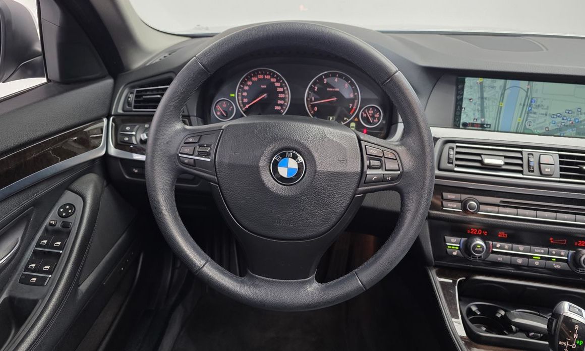 BMW 5-Series 2011