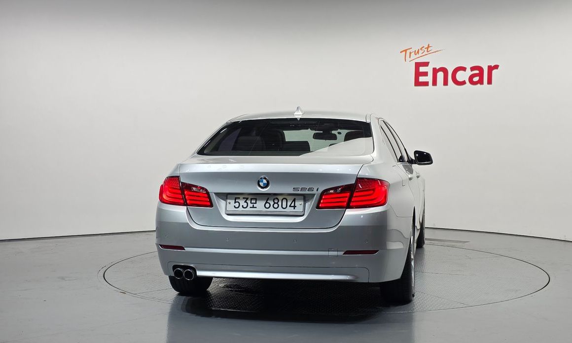 BMW 5-Series 2011