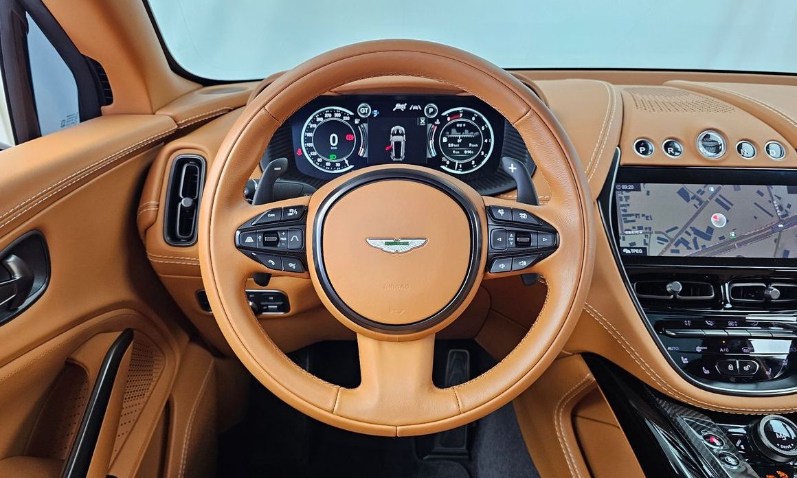 Astonmartin DBX 2023