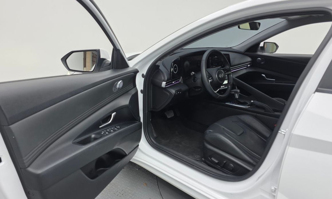 Hyundai AVANTE 2021