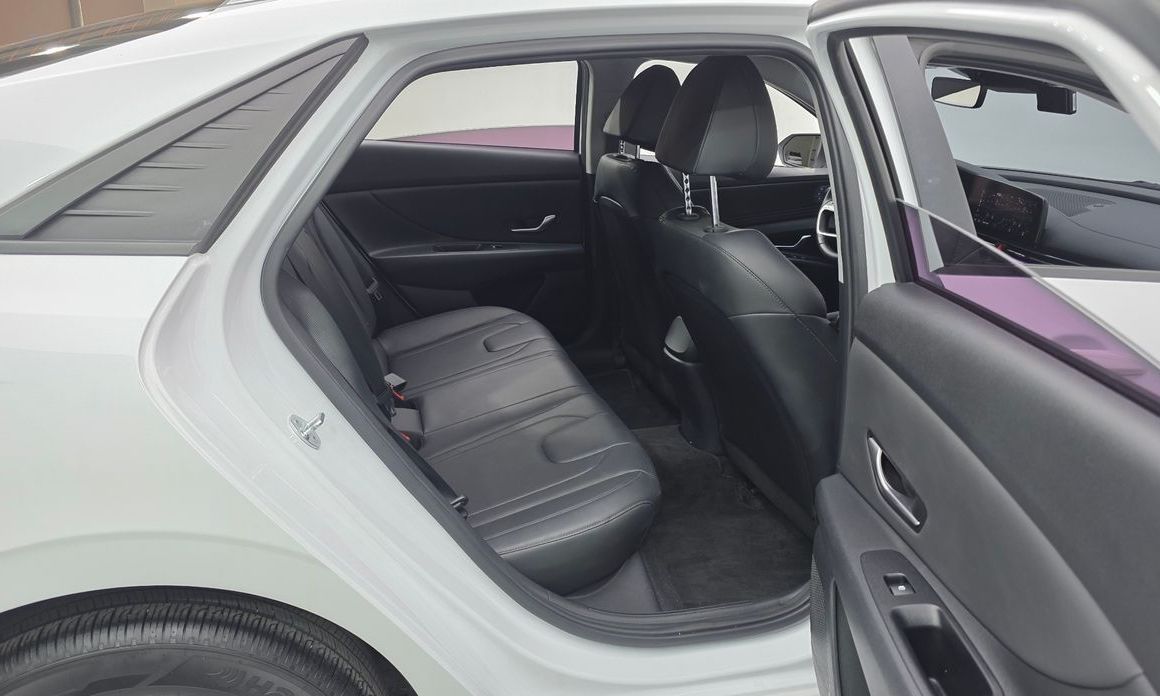 Hyundai AVANTE 2021
