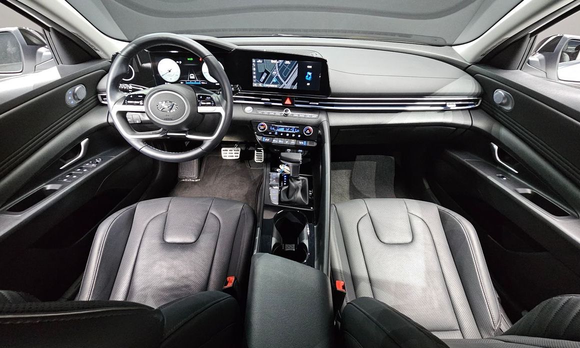Hyundai AVANTE 2021