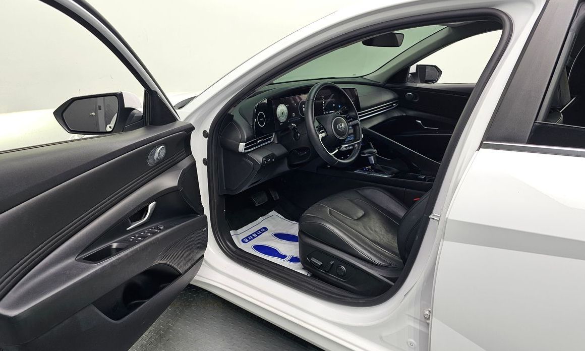 Hyundai AVANTE 2021