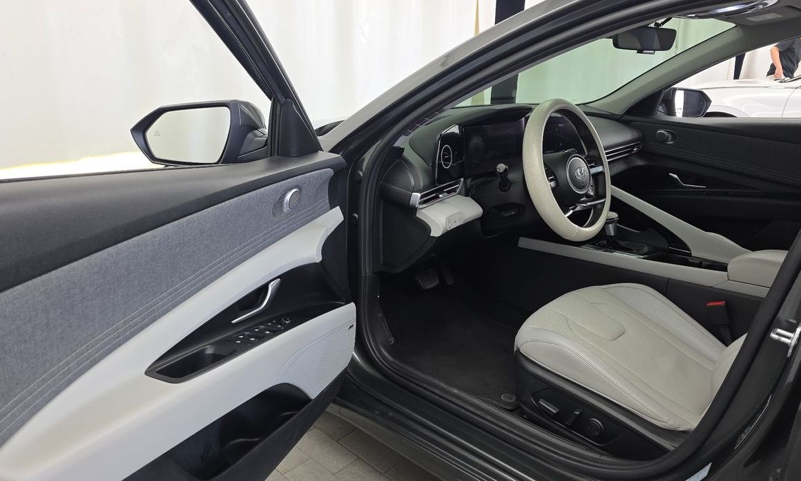 Hyundai AVANTE 2021
