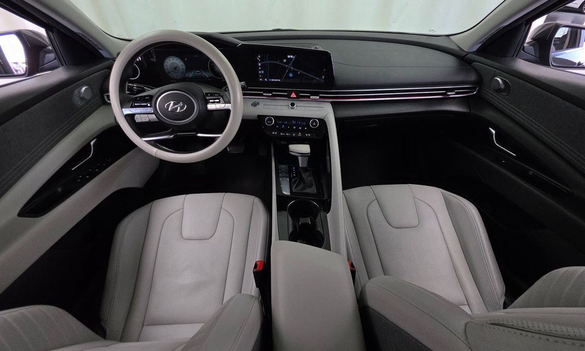 Hyundai AVANTE 2021