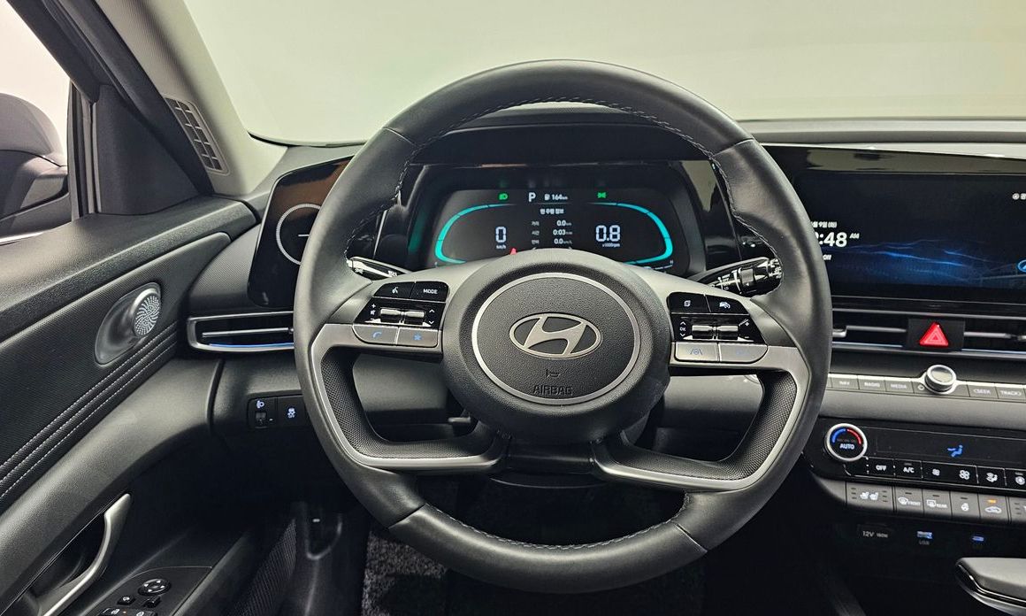 Hyundai AVANTE 2024