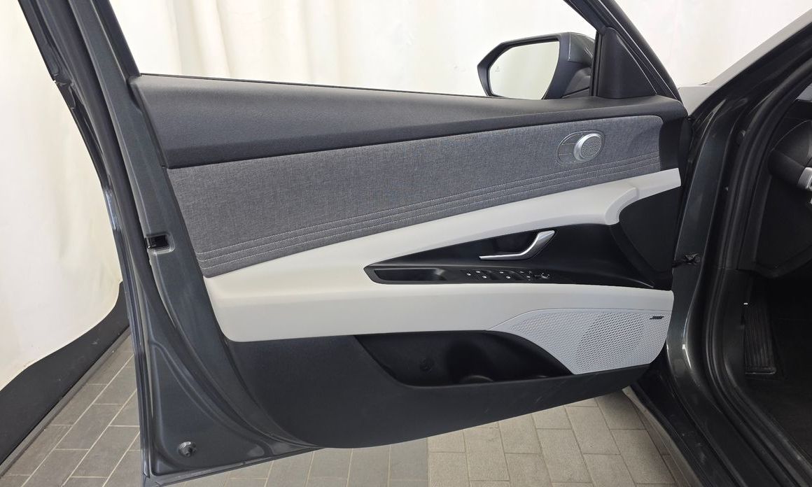 Hyundai AVANTE 2021
