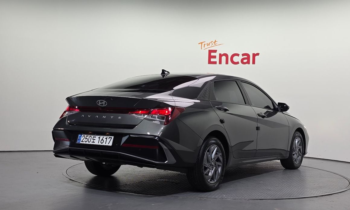 Hyundai AVANTE 2025