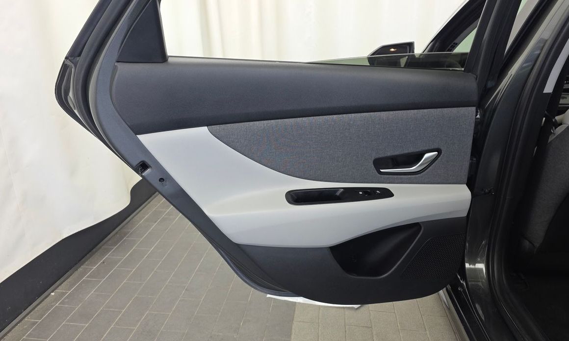 Hyundai AVANTE 2021