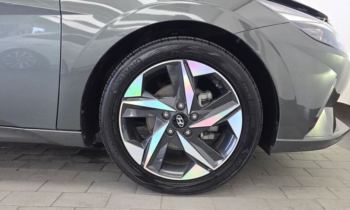 Hyundai AVANTE 2021