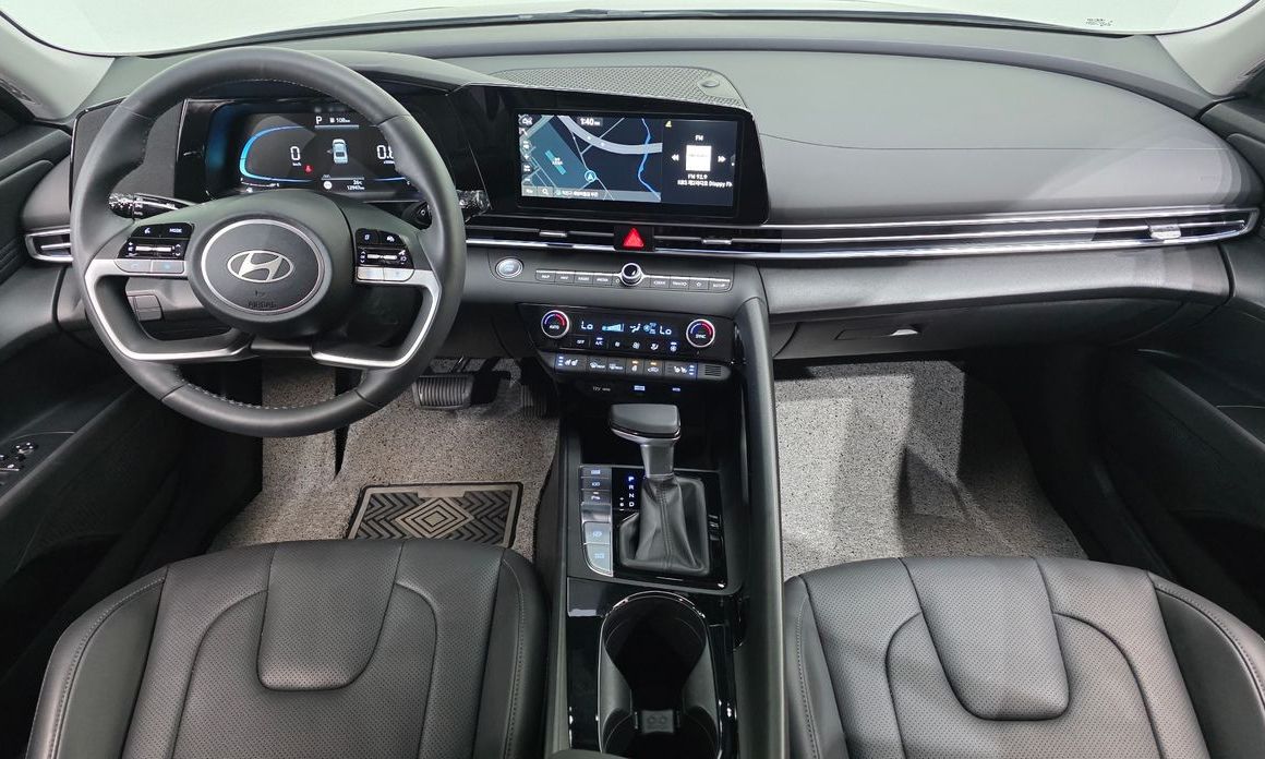 Hyundai AVANTE 2025