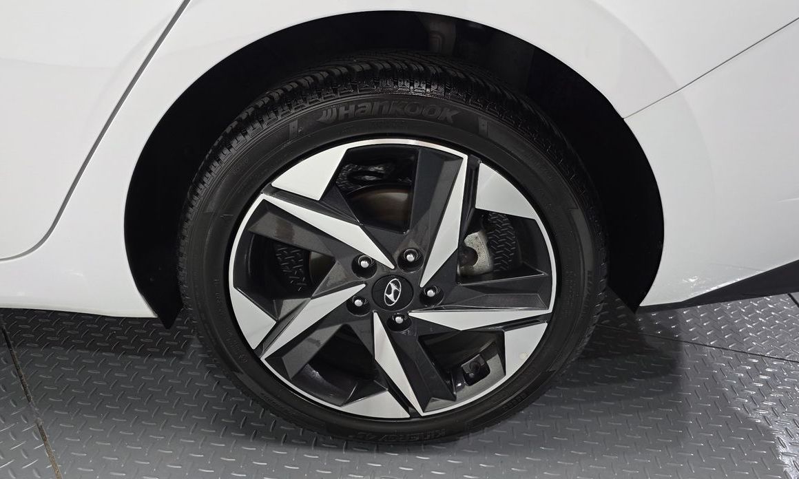 Hyundai AVANTE 2022