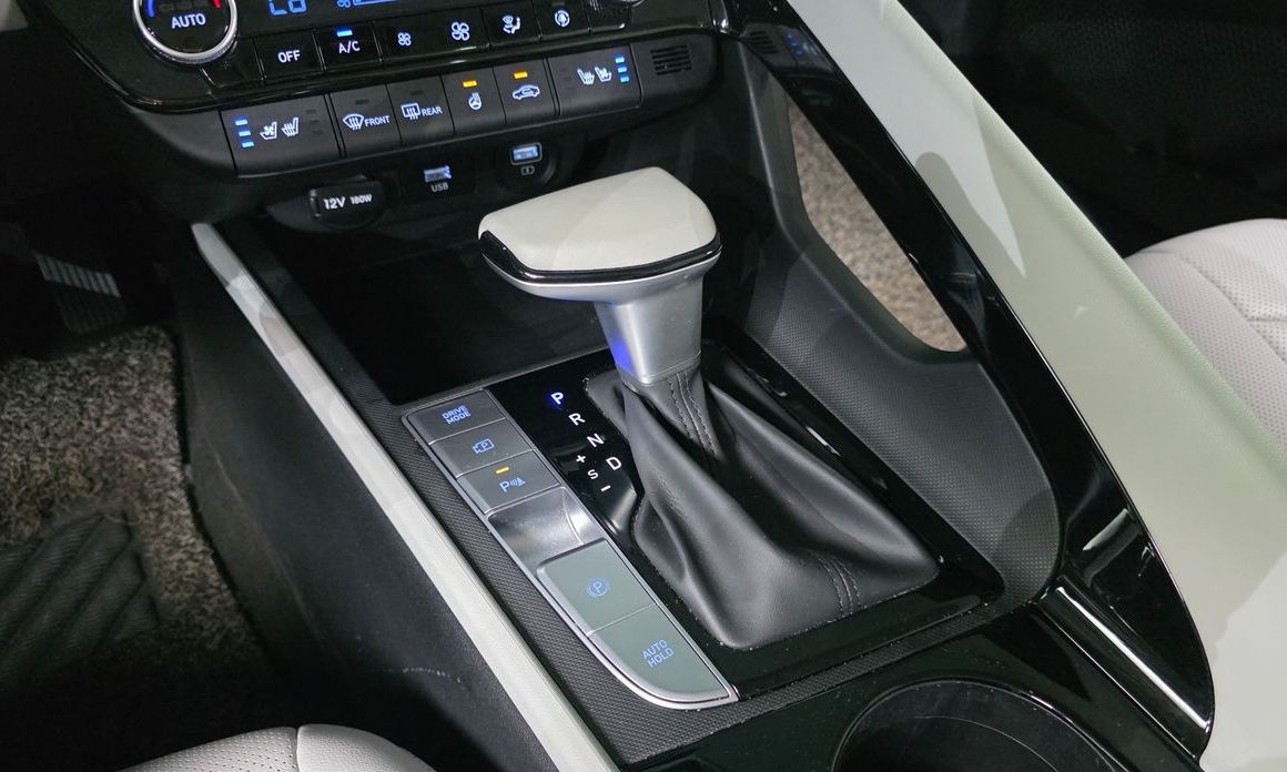 Hyundai AVANTE 2022