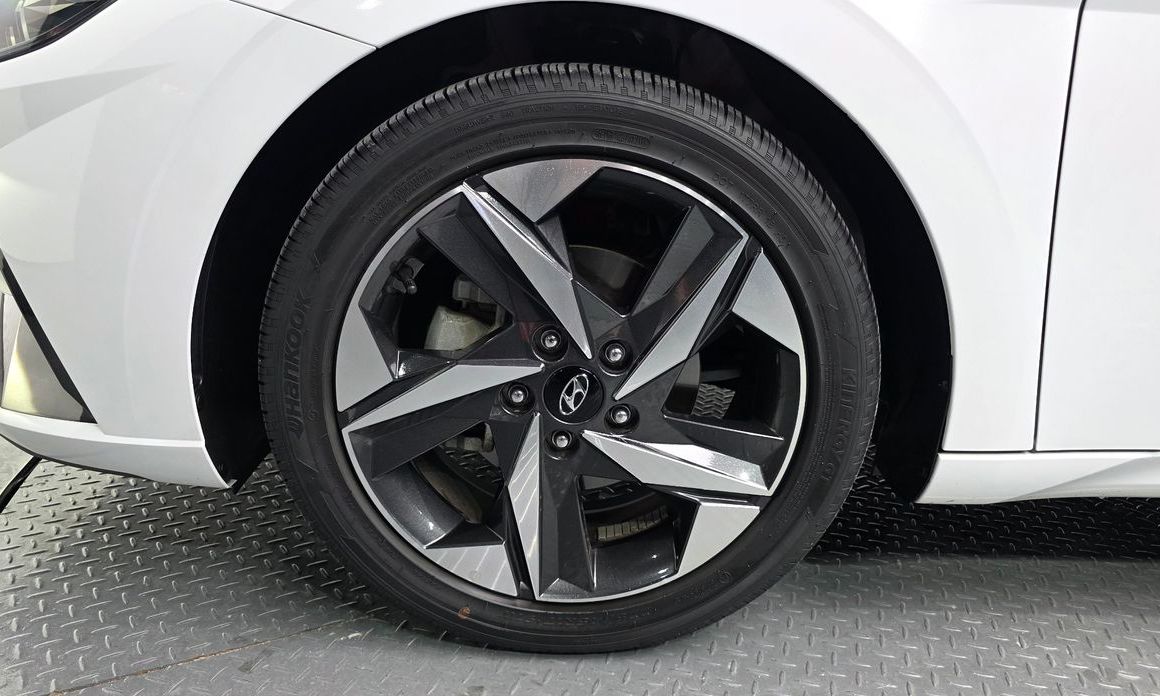 Hyundai AVANTE 2022