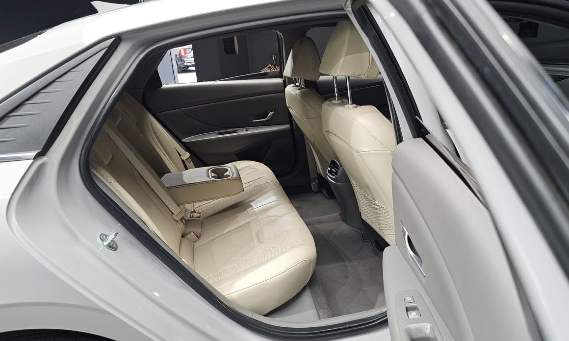 Hyundai AVANTE 2023