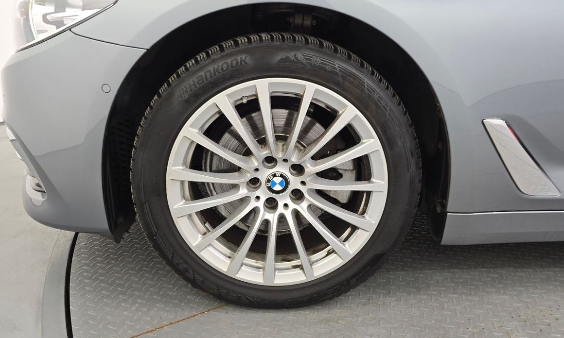 BMW 5-Series 2019