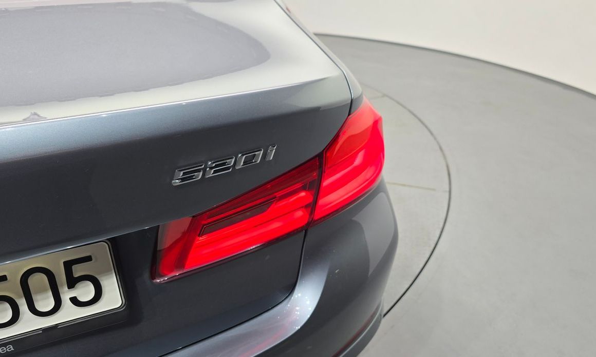 BMW 5-Series 2019
