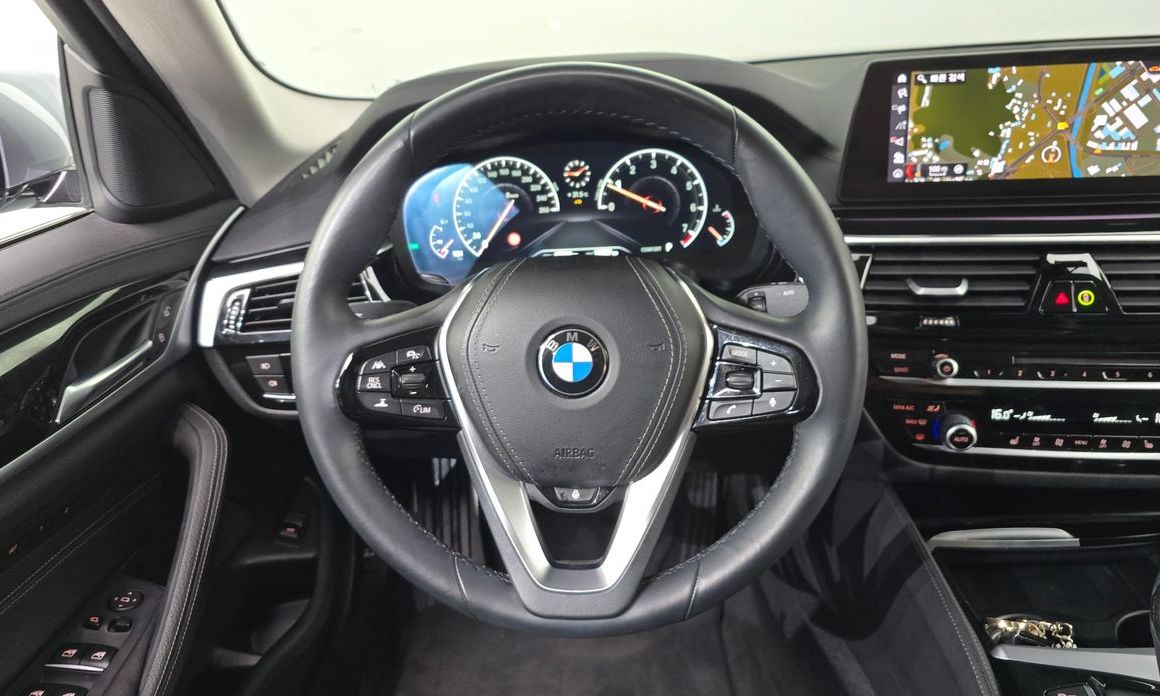 BMW 5-Series 2019