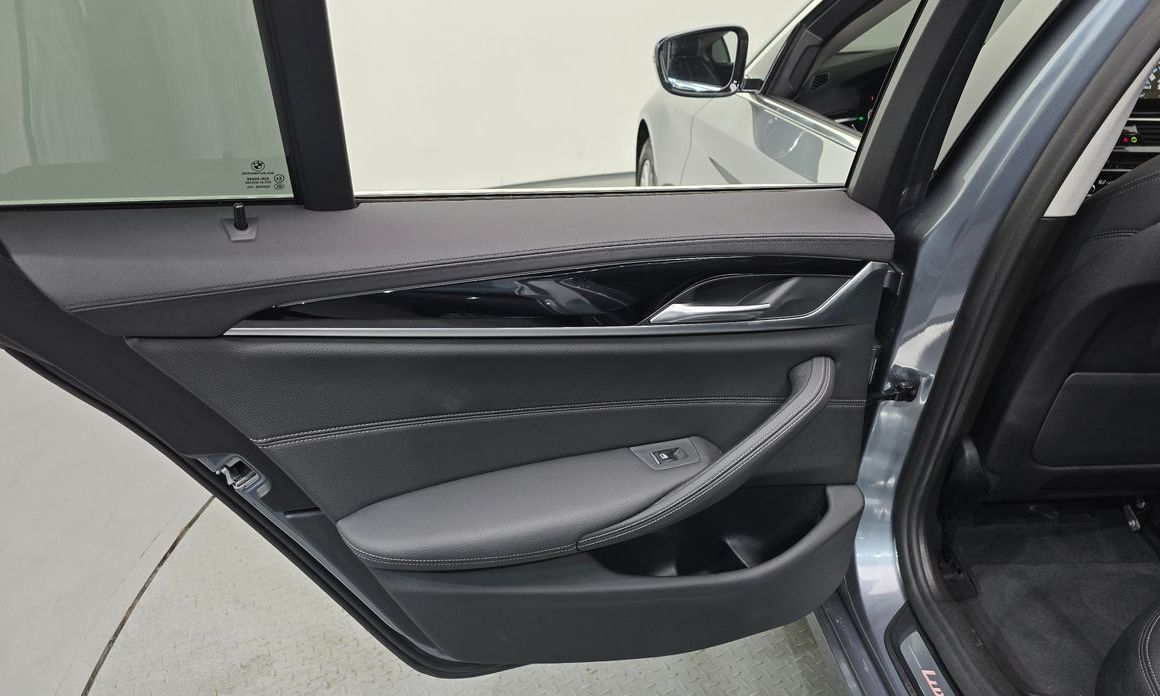 BMW 5-Series 2019