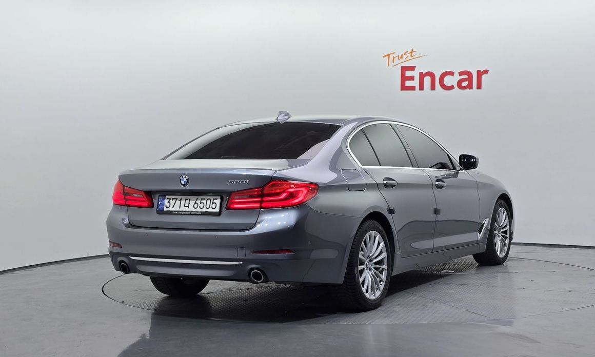 BMW 5-Series 2019
