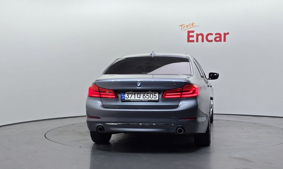 BMW 5-Series 2019