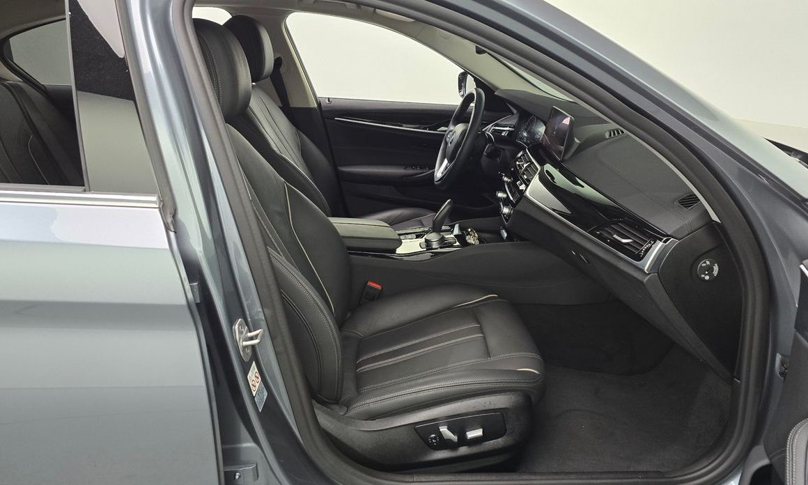 BMW 5-Series 2019