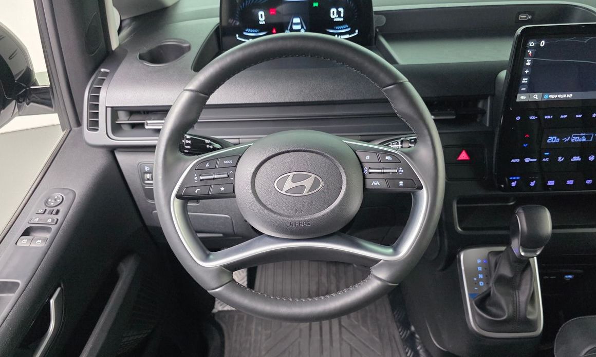 Hyundai Staria 2025