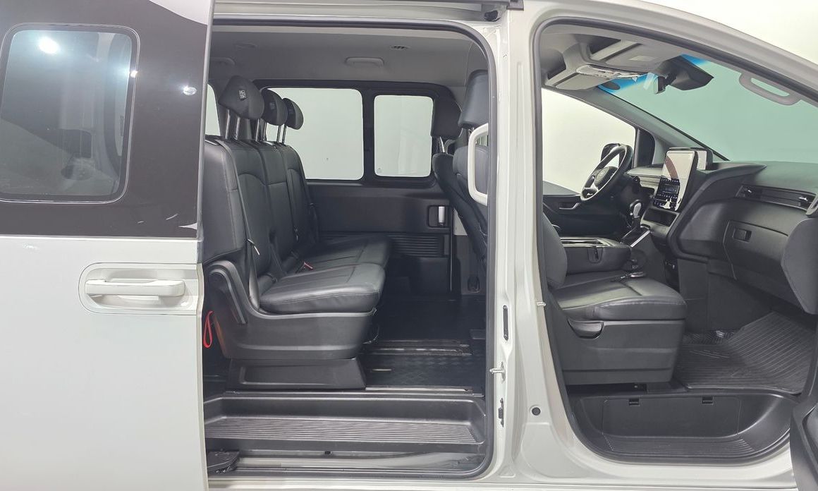 Hyundai Staria 2025