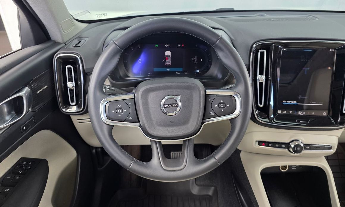 Volvo XC40 2023